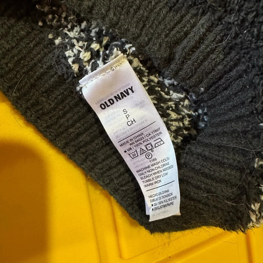 Old‎ Navy Black and White Checkered Cozy Dog Sweater
